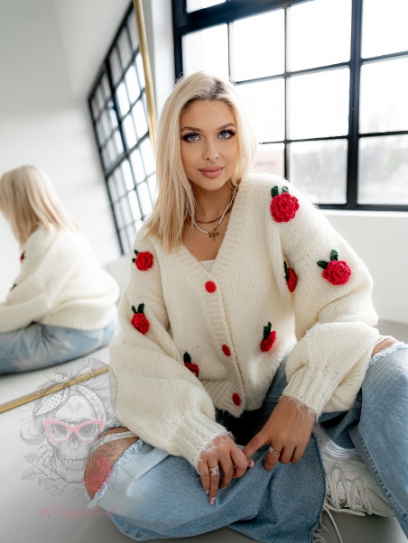 Sweter z różami Seos ecru