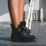 Skórzane sztyblety kokardziaki czarne