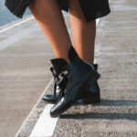 Skórzane sztyblety kokardziaki czarne