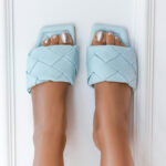 Klapki plecione kwadraty Madam Botega błękitne