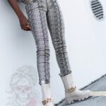 Spodnie rurki Pepero wężowe beżowe