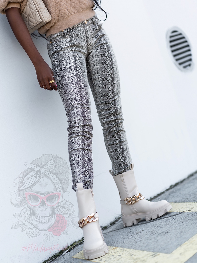 Spodnie rurki Pepero wężowe beżowe Spodnie rurki Pepero wężowe beżowe