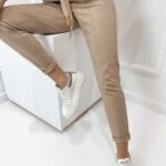 Spodnie casualowe w kant Kelly beżowe