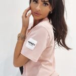 T-shirt bawełniany oversize Mickey pudrowy