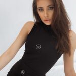 Top prążkowany logowany Rose czarny