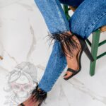 Sandały z piórami Madam Sontre czarne