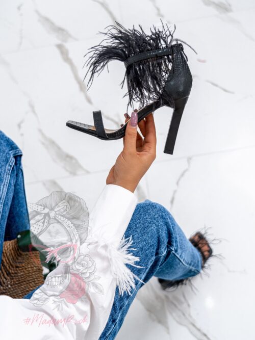 Sandały z piórami Madam Sontre czarne