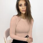 Bluzka sweterkowa dopasowana Vin pudrowa