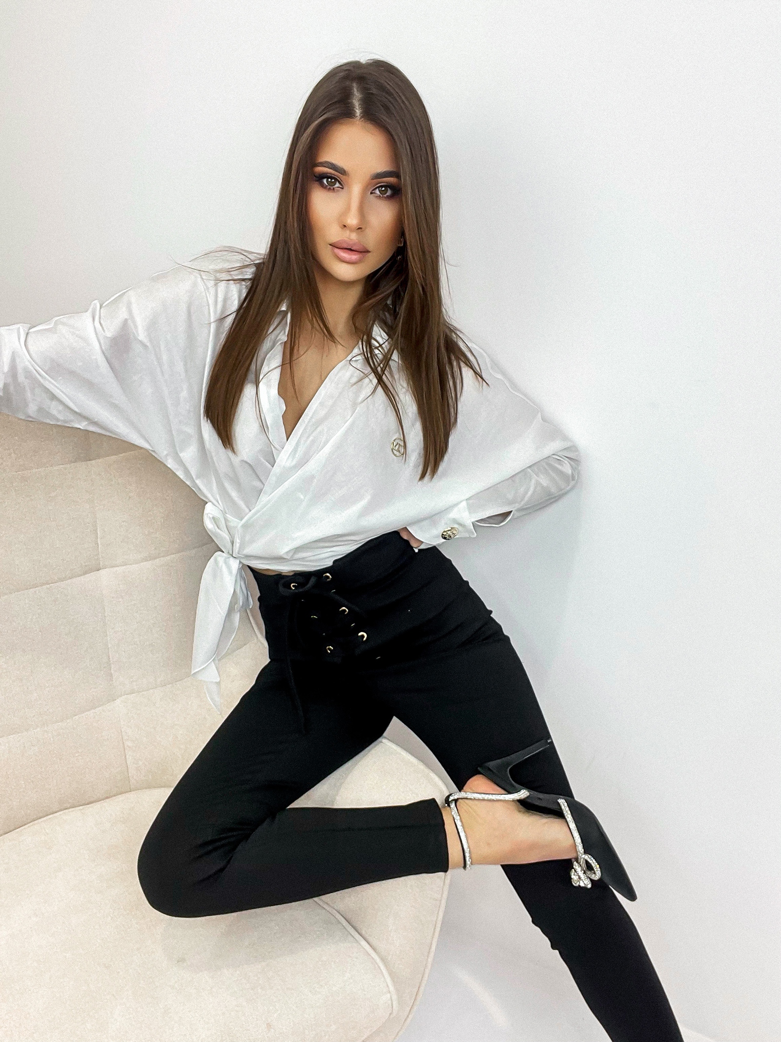 Spodnie z wiązaniem Golden Eyes czarne