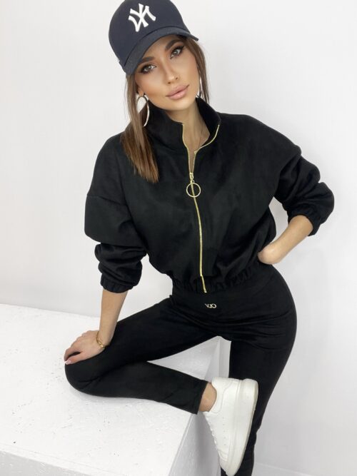 Komplet zamszowy z haftowanym logo Carmen czarny