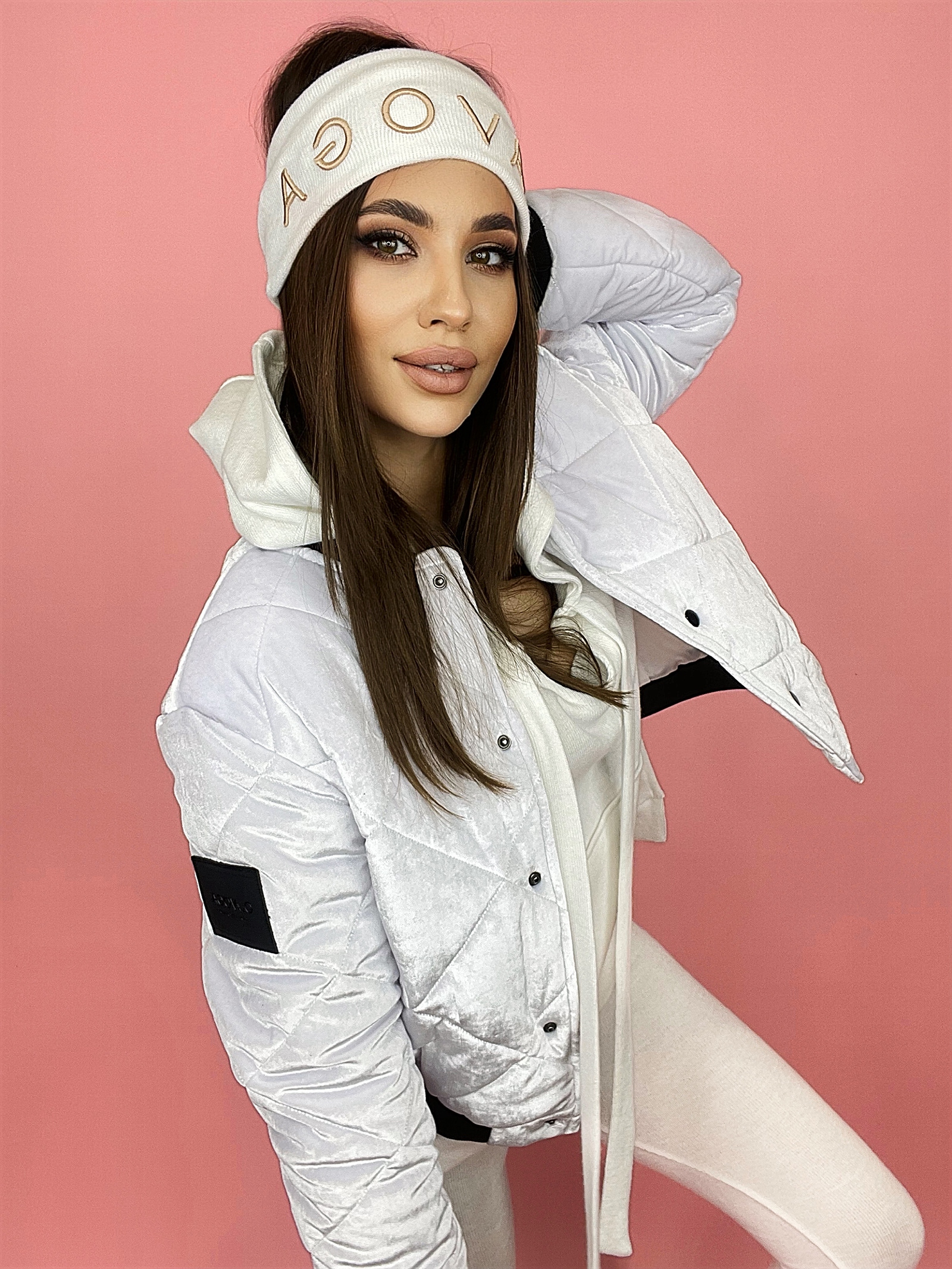 Kurtka bomberka błyszcząca Fame biała