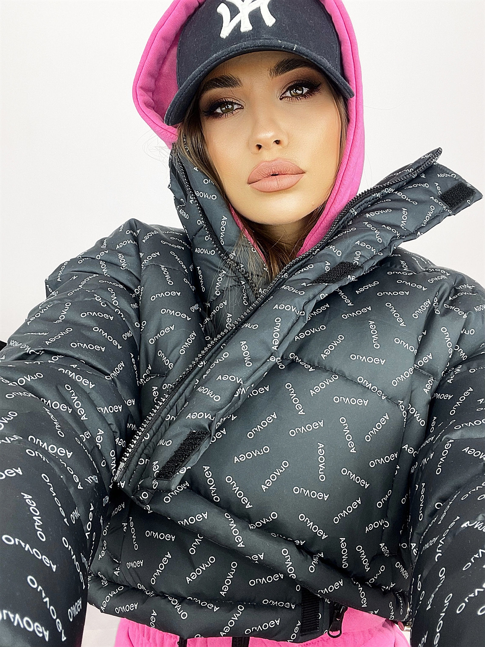 Kurtka bomberka logowana O'la Voga Print czarna