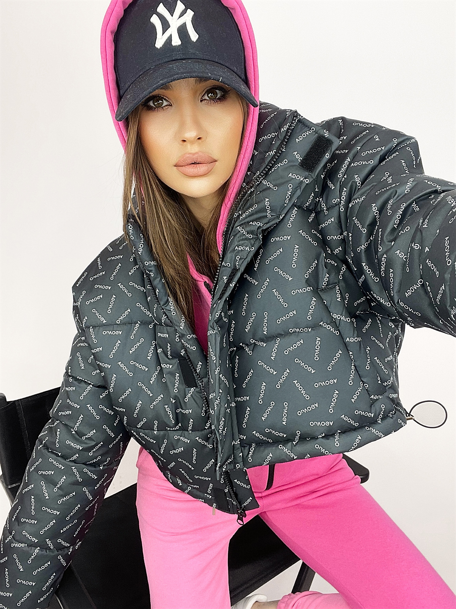 Kurtka bomberka logowana O'la Voga Print czarna