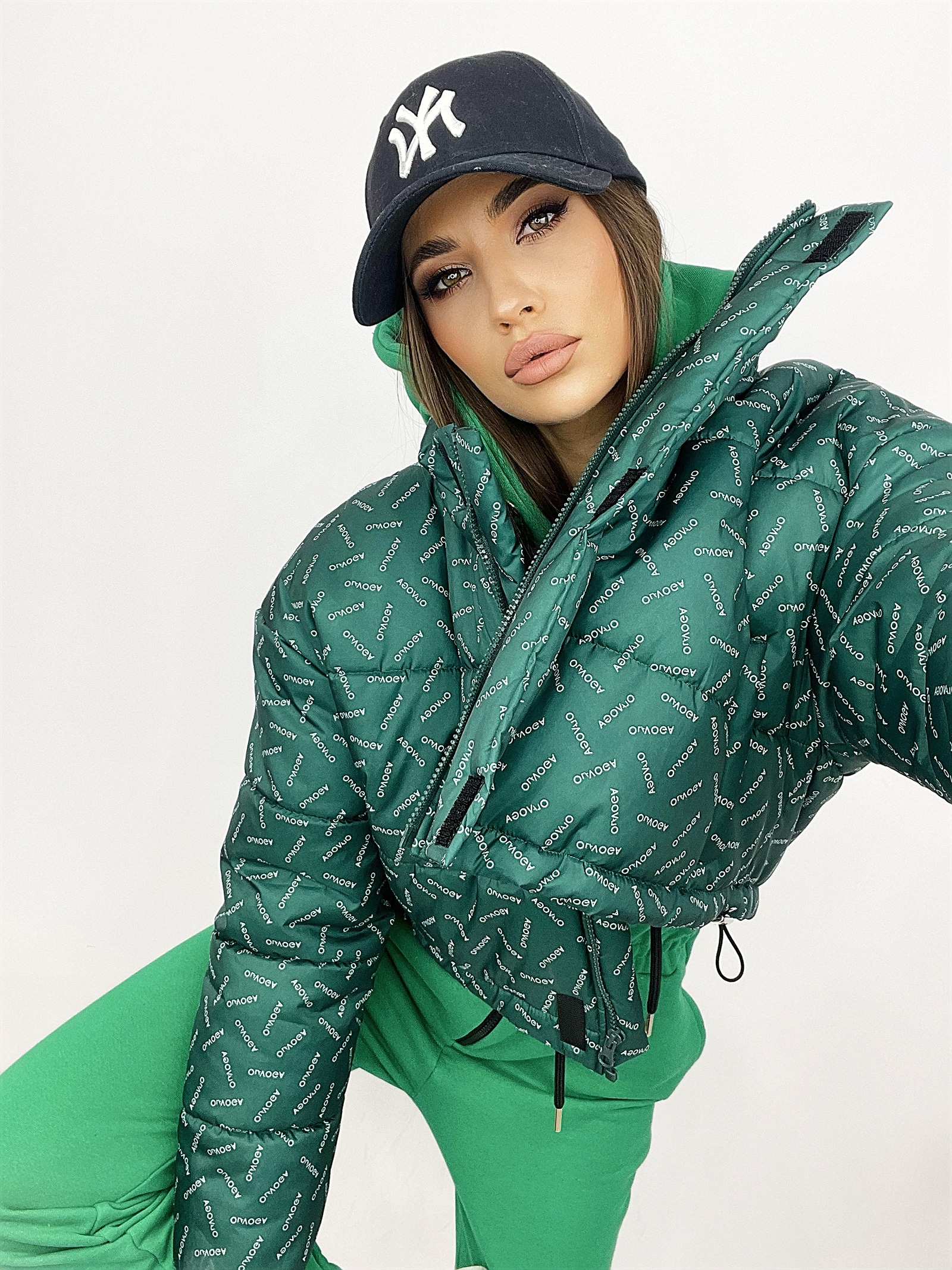 Kurtka bomberka logowana O'la Voga Print butelkowa zieleń