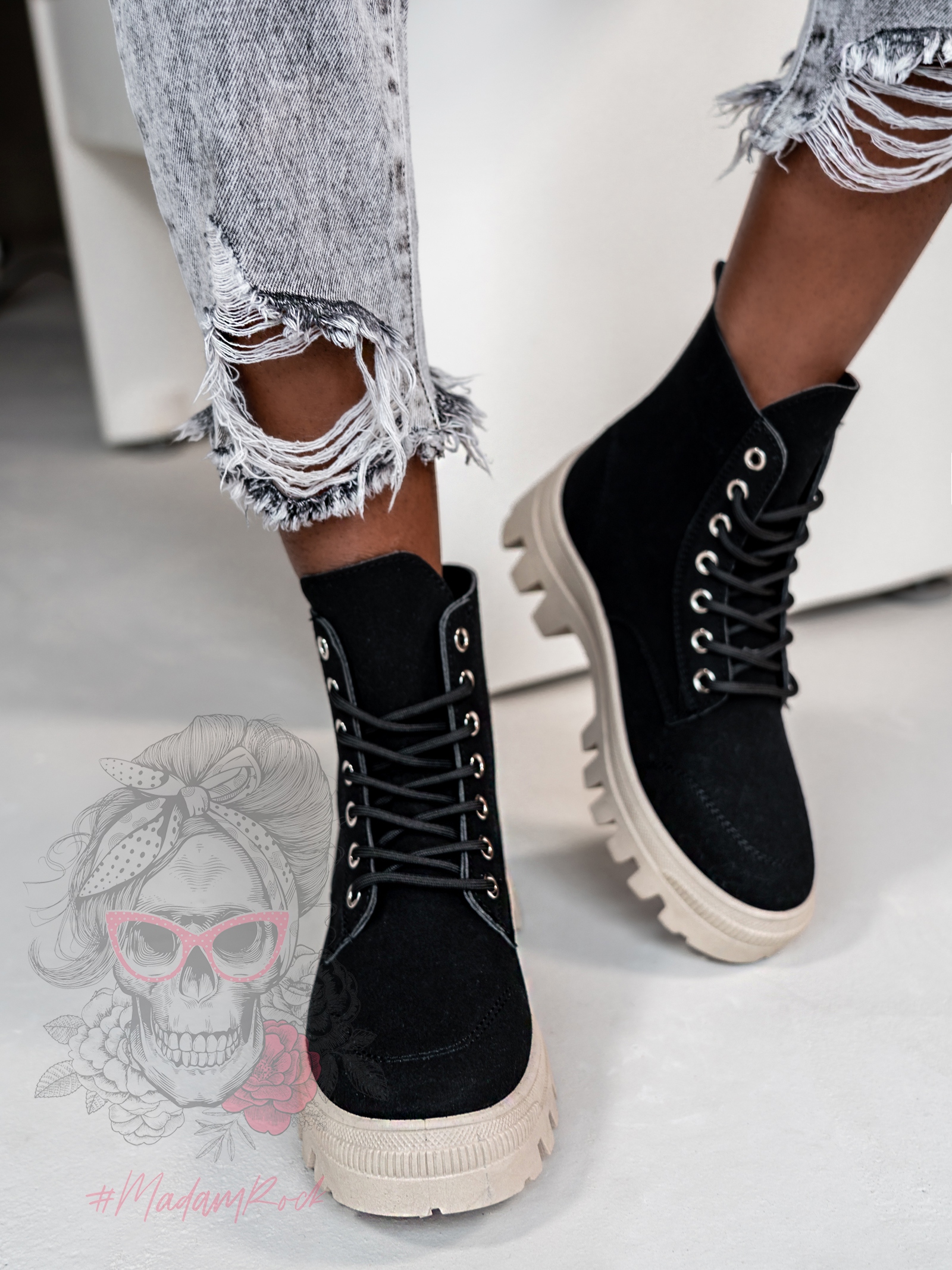 -WYPRZEDANE-Traperki zamszowe Madam Terra czarne -WYPRZEDANE-Traperki zamszowe Madam Terra czarne