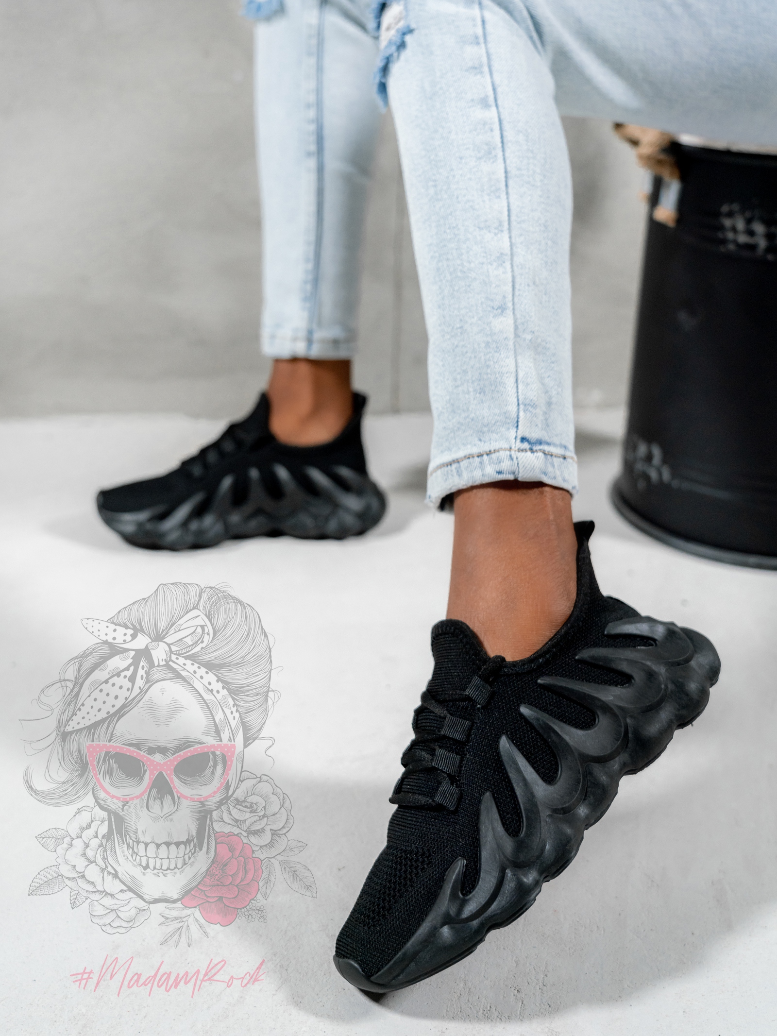 - WYPRZEDANE - Buty sportowe Madam Despertar czarne - WYPRZEDANE - Buty sportowe Madam Despertar czarne