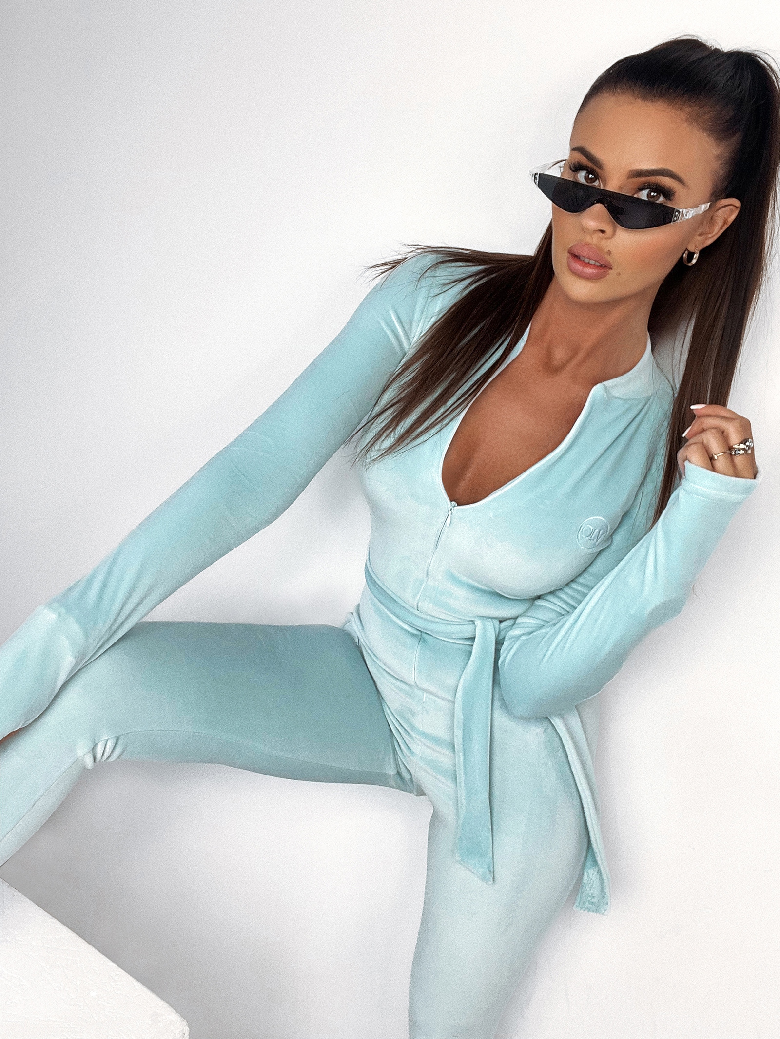 Kombinezon dopasowany welurowy Cler błękitny