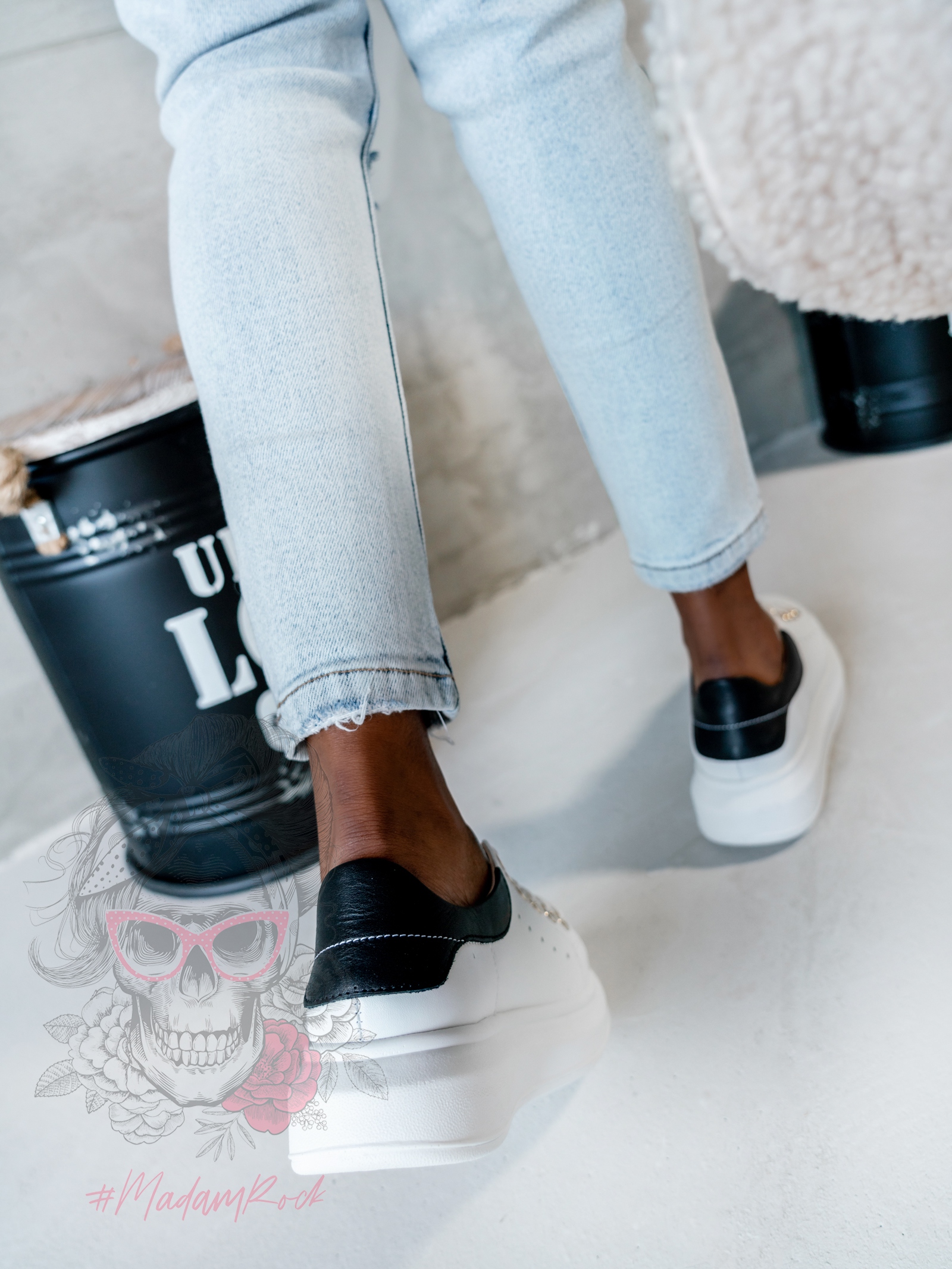 - WYPRZEDANE - Buty sportowe Casuall Rock biało-czarne - WYPRZEDANE - Buty sportowe Casuall Rock biało-czarne