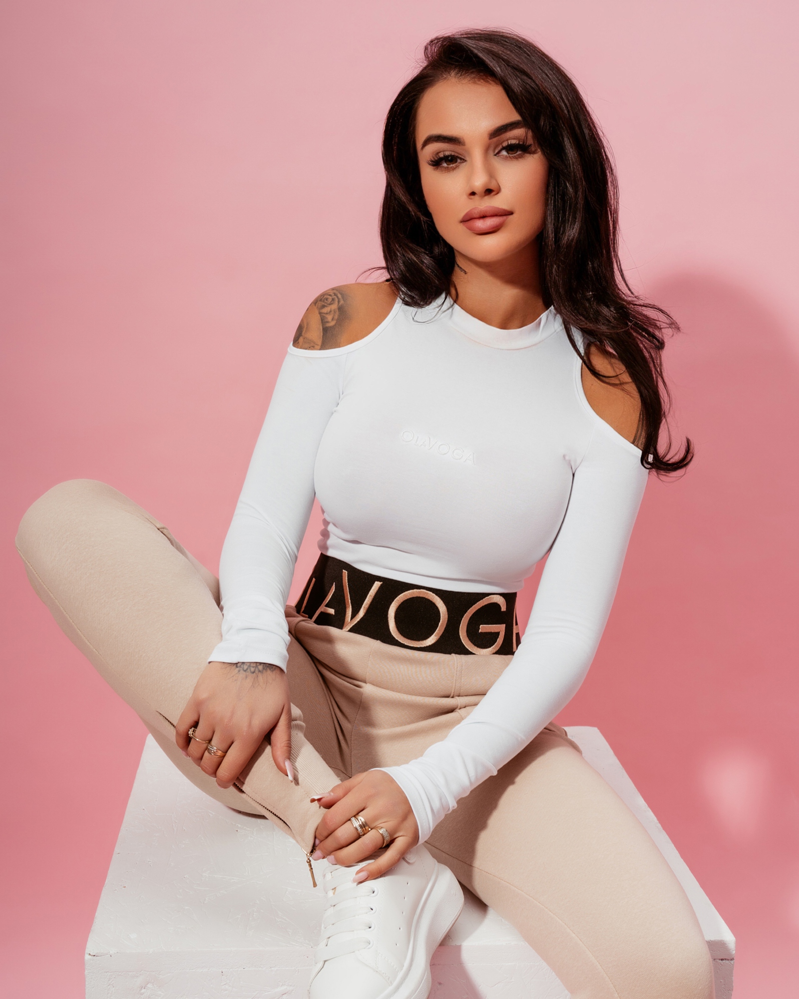 Bluzka z odkrytymi ramionami Neck biała