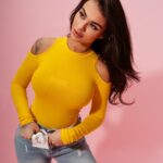 Bluzka z odkrytymi ramionami Neck żółta