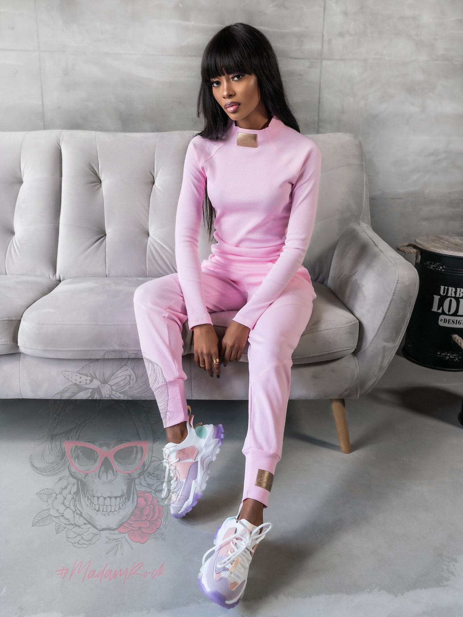 -wyprzedane-Komplet prążkowany Laki Sort pudrowy