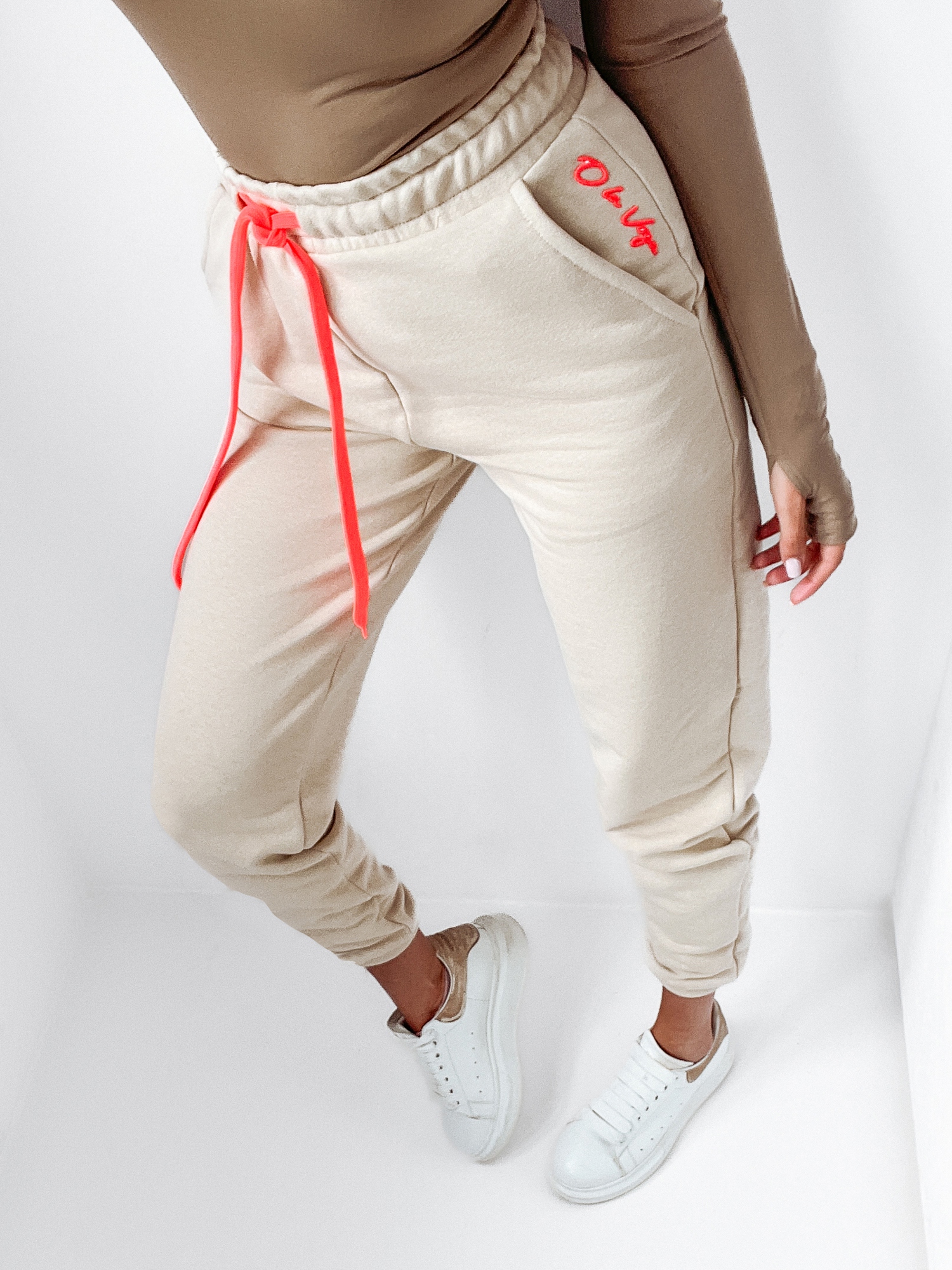 Spodnie dresowe Neon Ola Voga beżowy