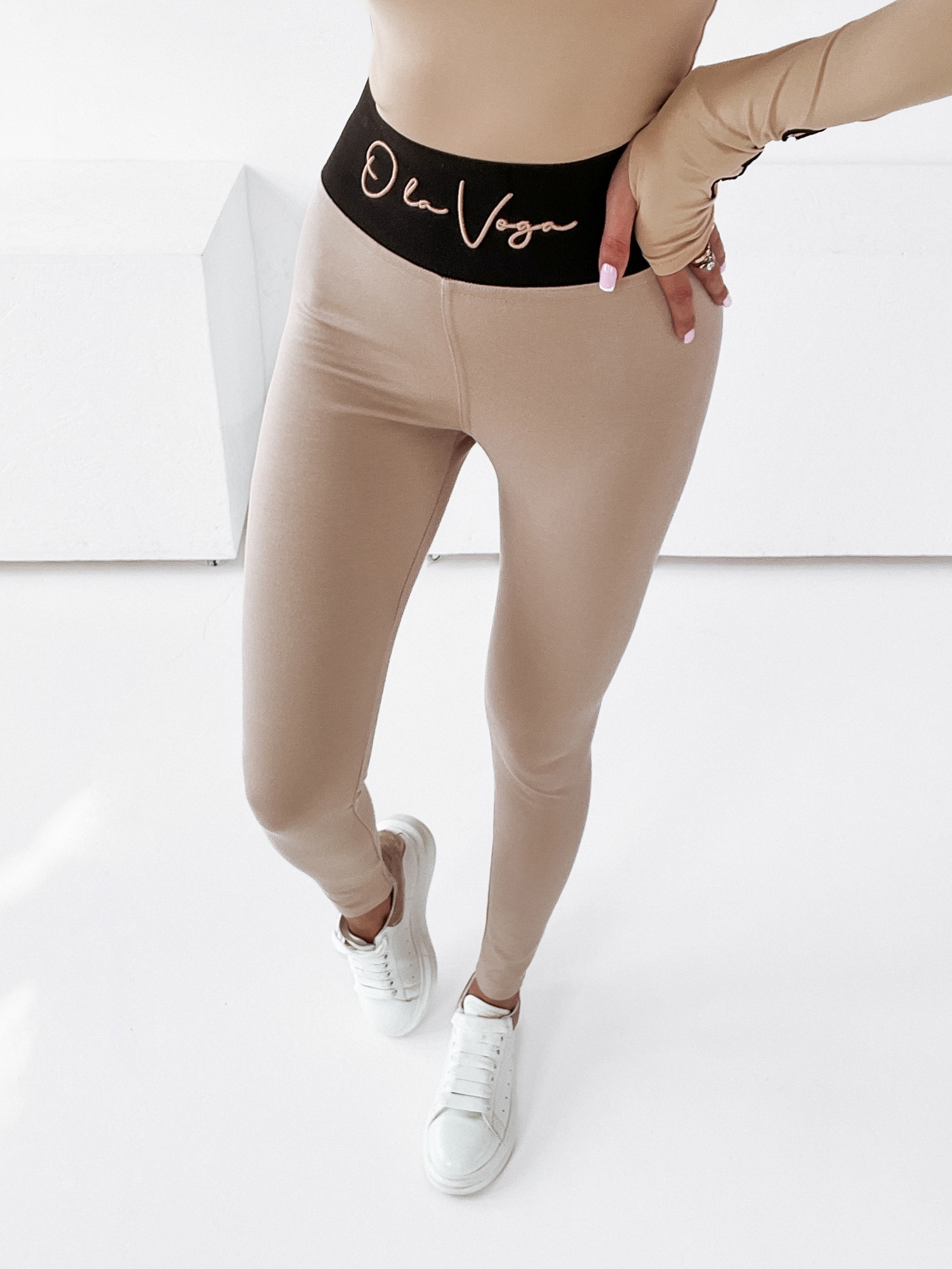 -WYPRZEDANE-Legginsy modelujące Gold Logo Ola Voga beżowe