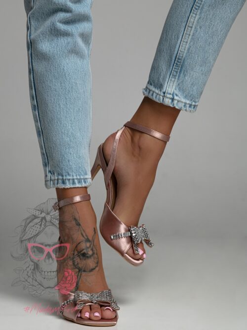 Sandały satynowe Madam Esote pudrowe