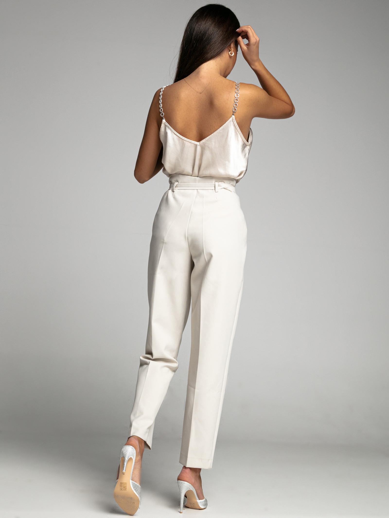 Top na ramiączka Pelabo beżowy