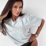 T-shirt z haftem Lv Ola Voga j.szary