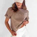 T-shirt z haftem Lv Ola Voga c.beżowy