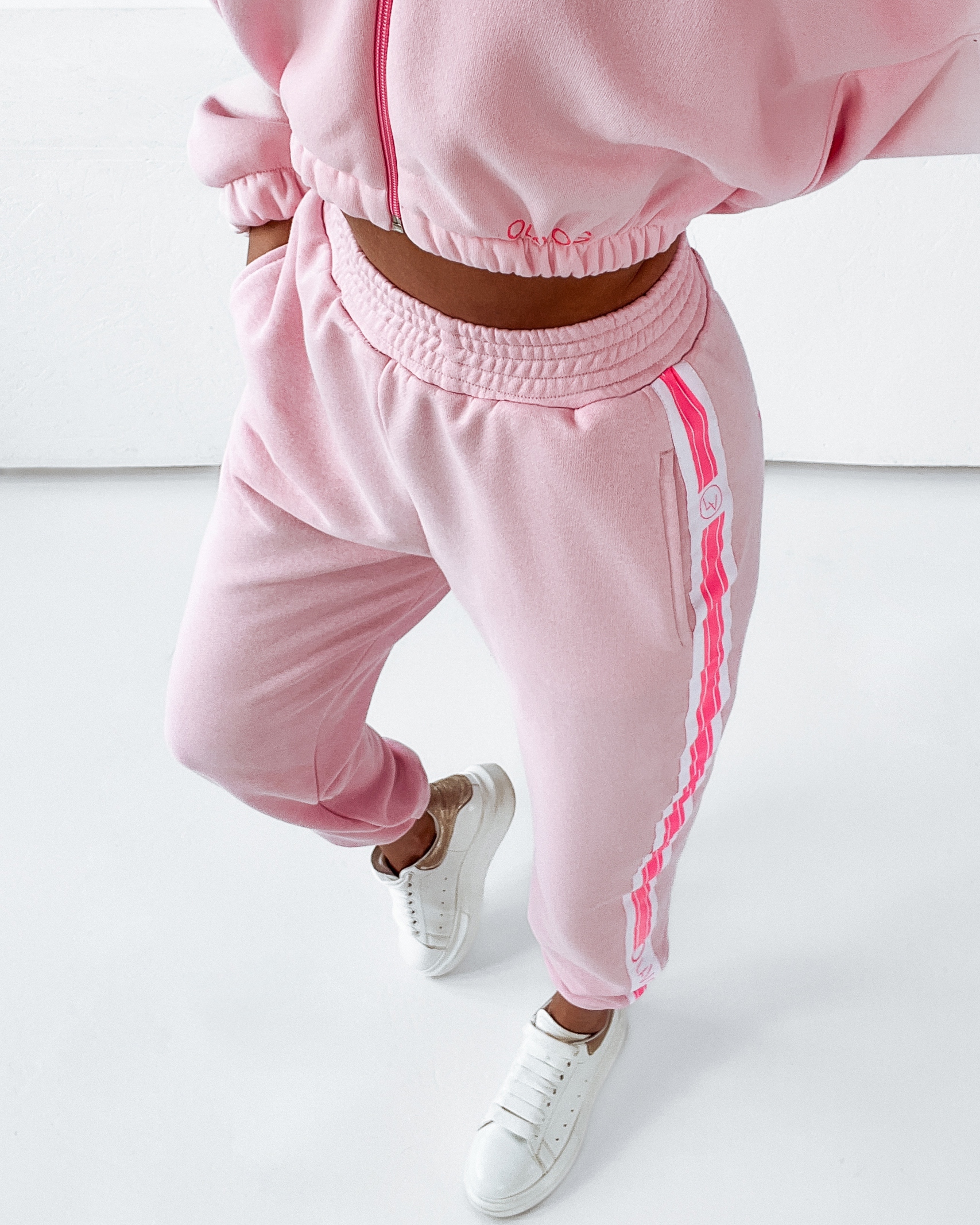 Spodnie dresowe Neon Lines Ola Voga pudrowy róż