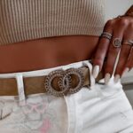 Pasek z ozdobną klamerką Oreno beżowy