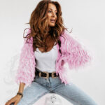 Sweter z frędzlami Marshi cukierkowy róż