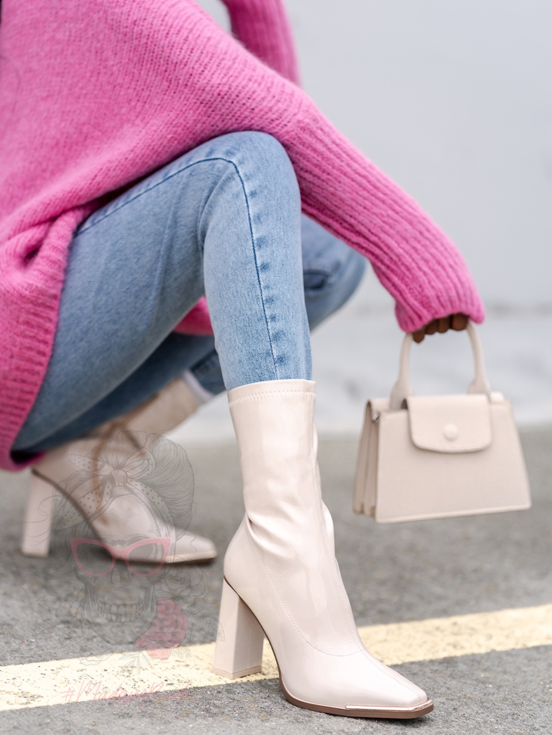 Botki na słupku Rock Latex II nude