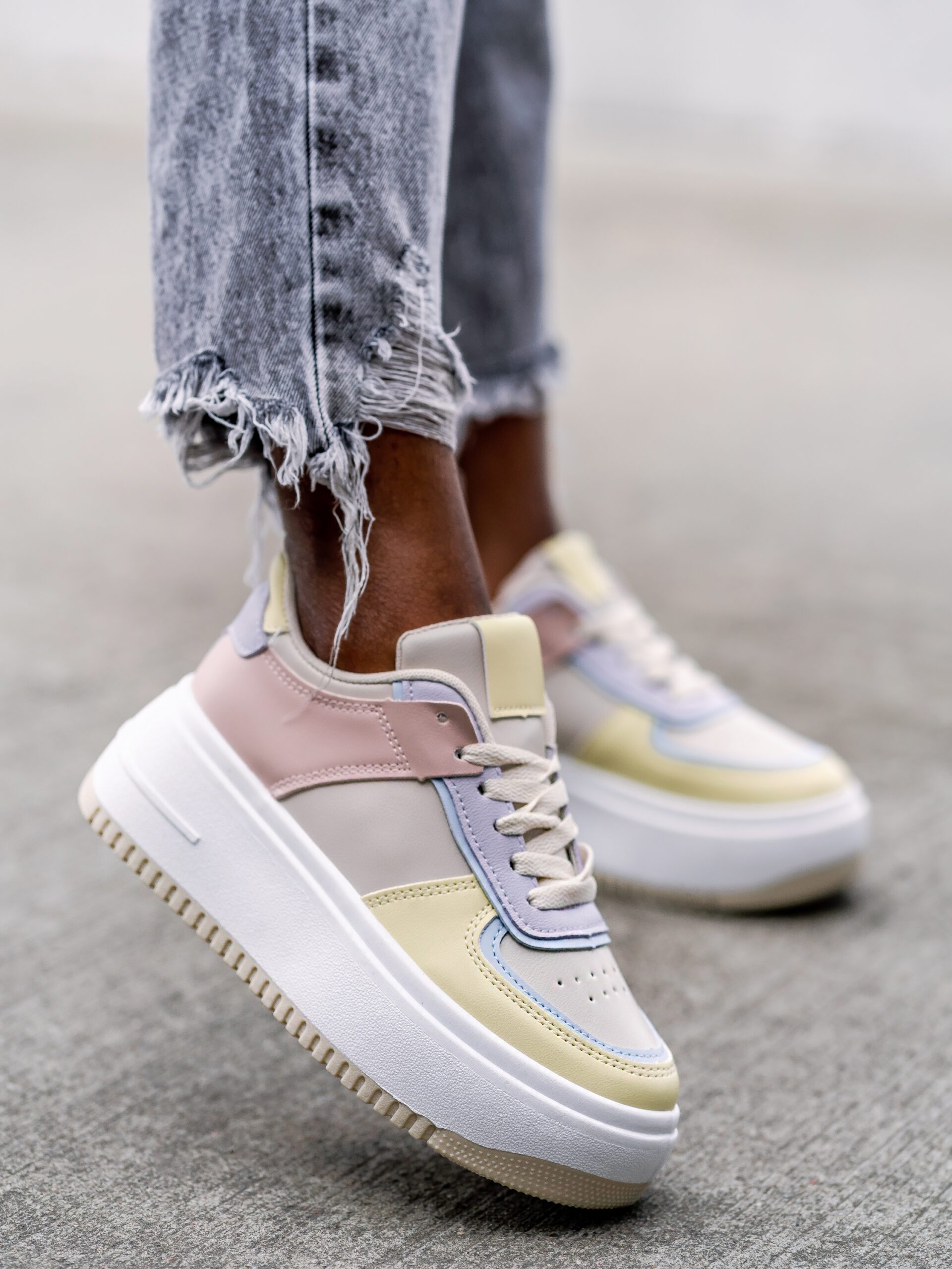 Buty sportowe Madam Sins pastelowe beżowe