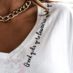 T-shirt w serek Bebe Plus biały