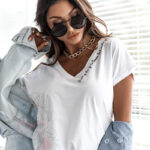 T-shirt w serek Bebe Plus biały