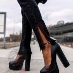 Czółenka na słupku Madam Pinkna czarne