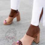 Klapki skórzane Madam SwisSwis j.karmelowe