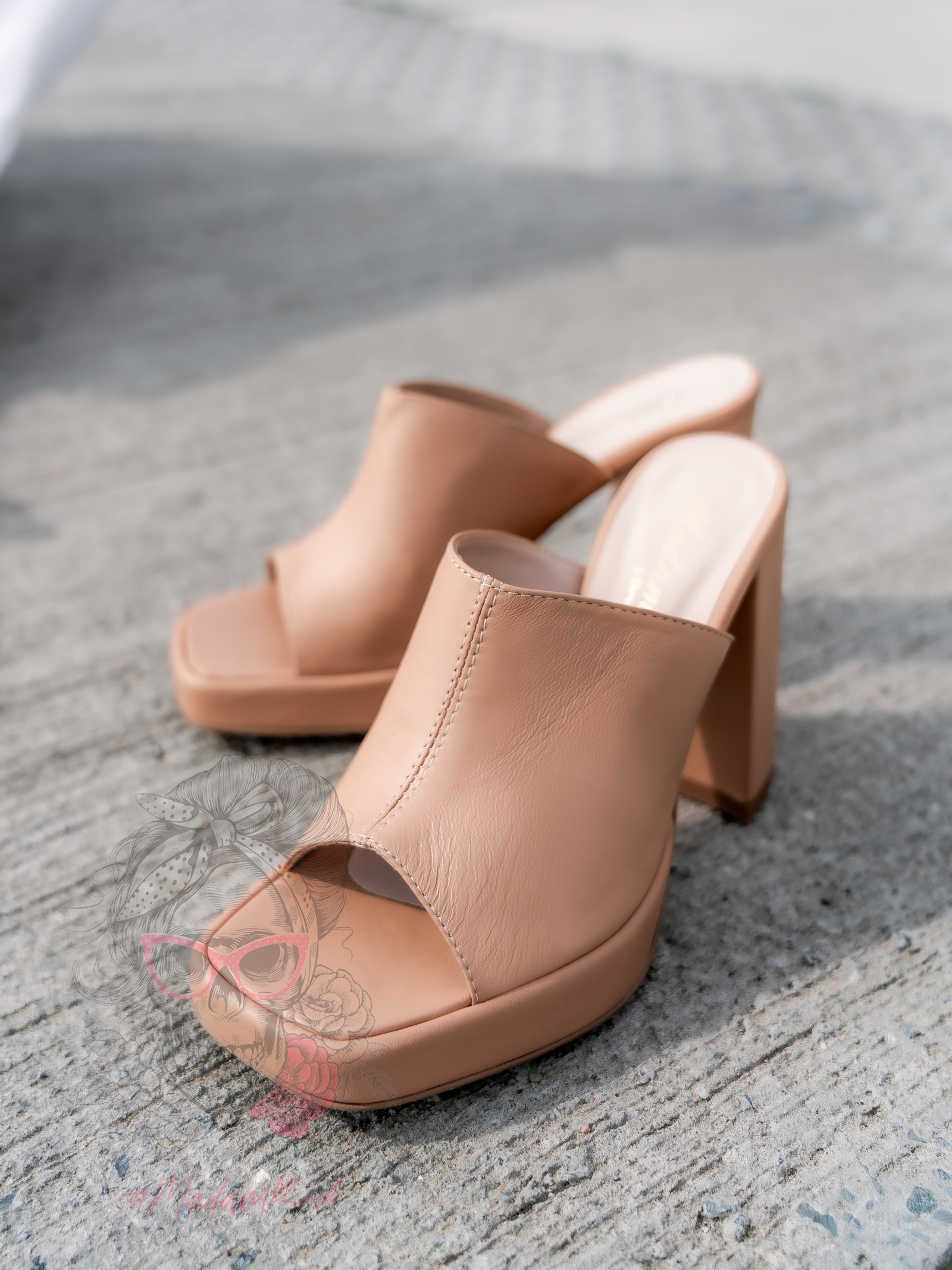 Klapki skórzane Madam SwisSwis j.karmelowe