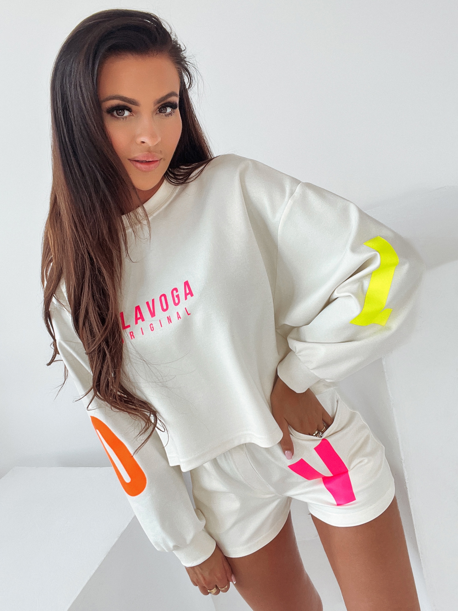 - WYPRZEDANE - Komplet ze spodenkami Big Neon Ola Voga ecru