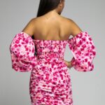 Sukienka mini Efolea różowa w kwiaty