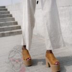 -WYPRZEDANE-Sandały koturny Madam Scapade karmelowe