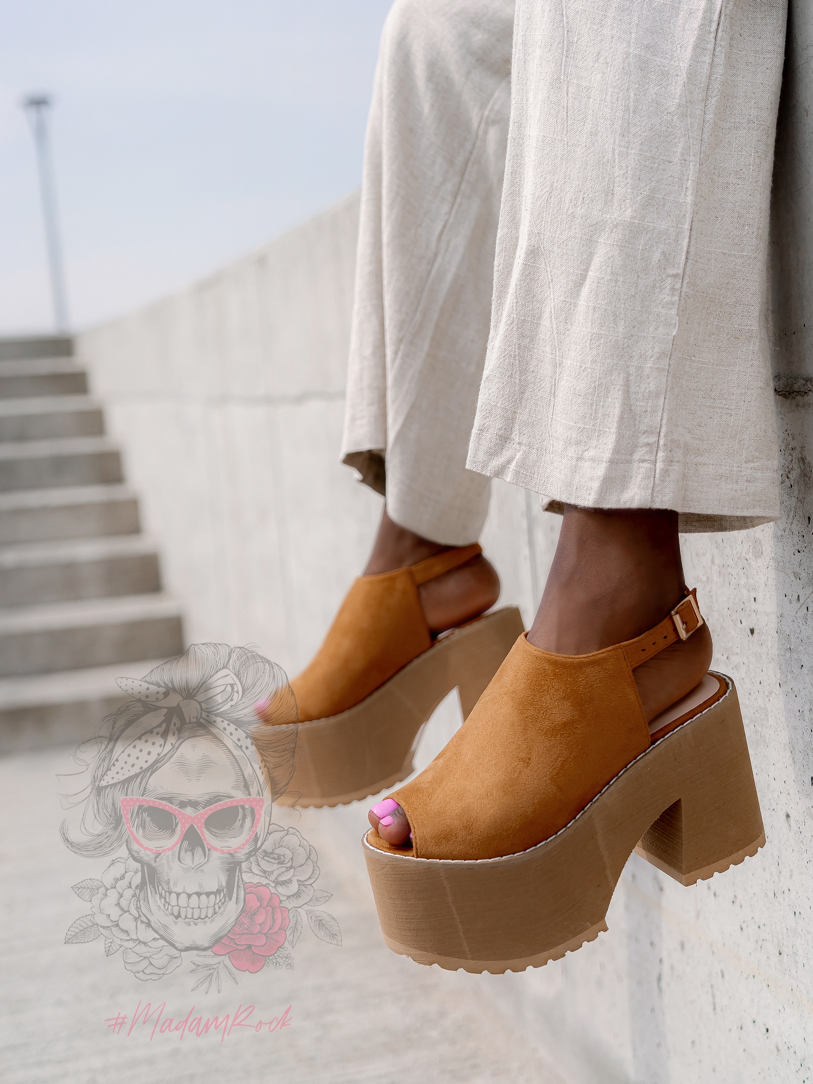 -WYPRZEDANE-Sandały koturny Madam Scapade karmelowe