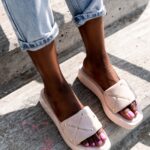 Klapki skórzane Madam Apart beżowe