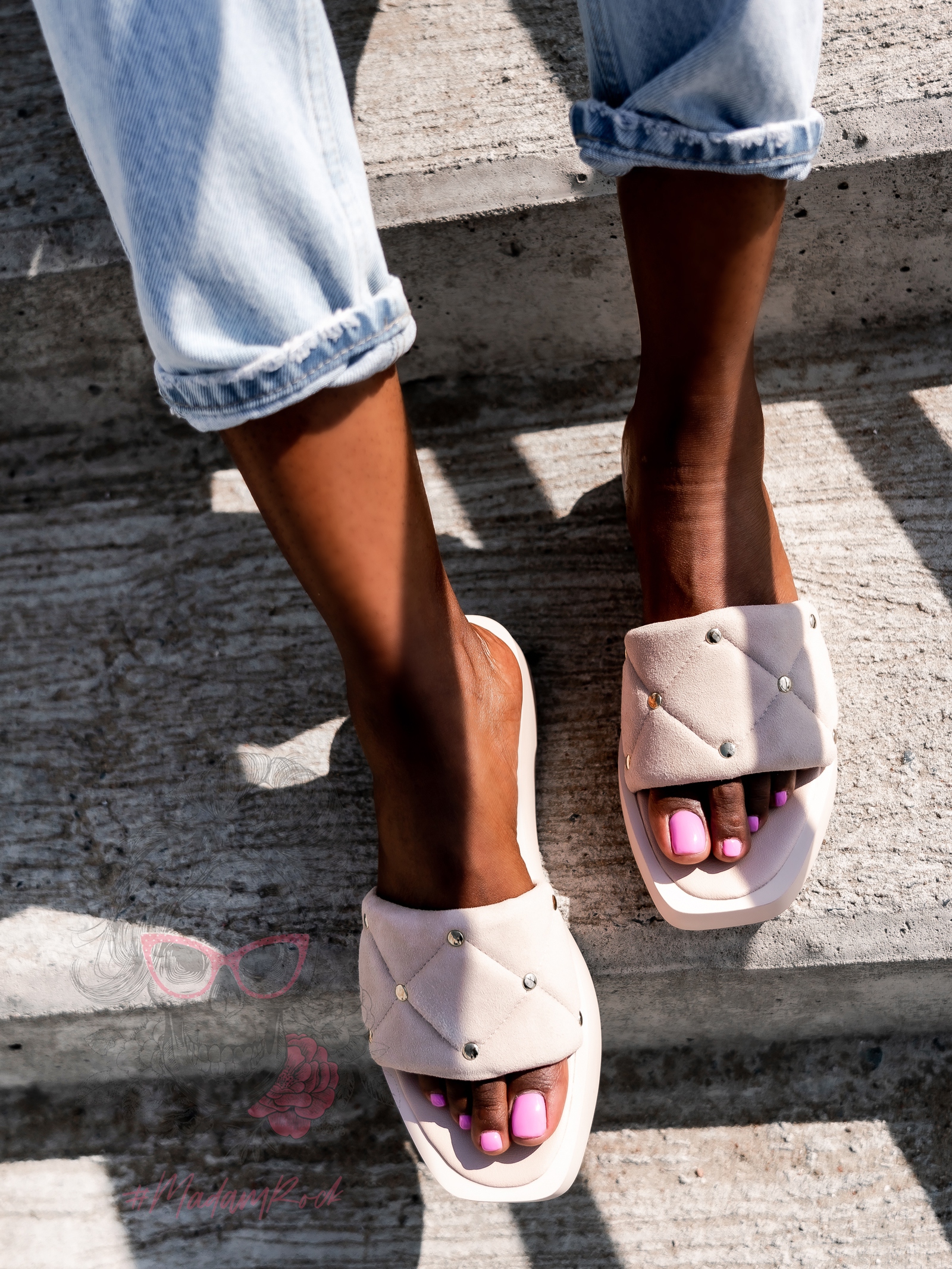 Klapki skórzane Madam Apart beżowe Klapki skórzane Madam Apart beżowe