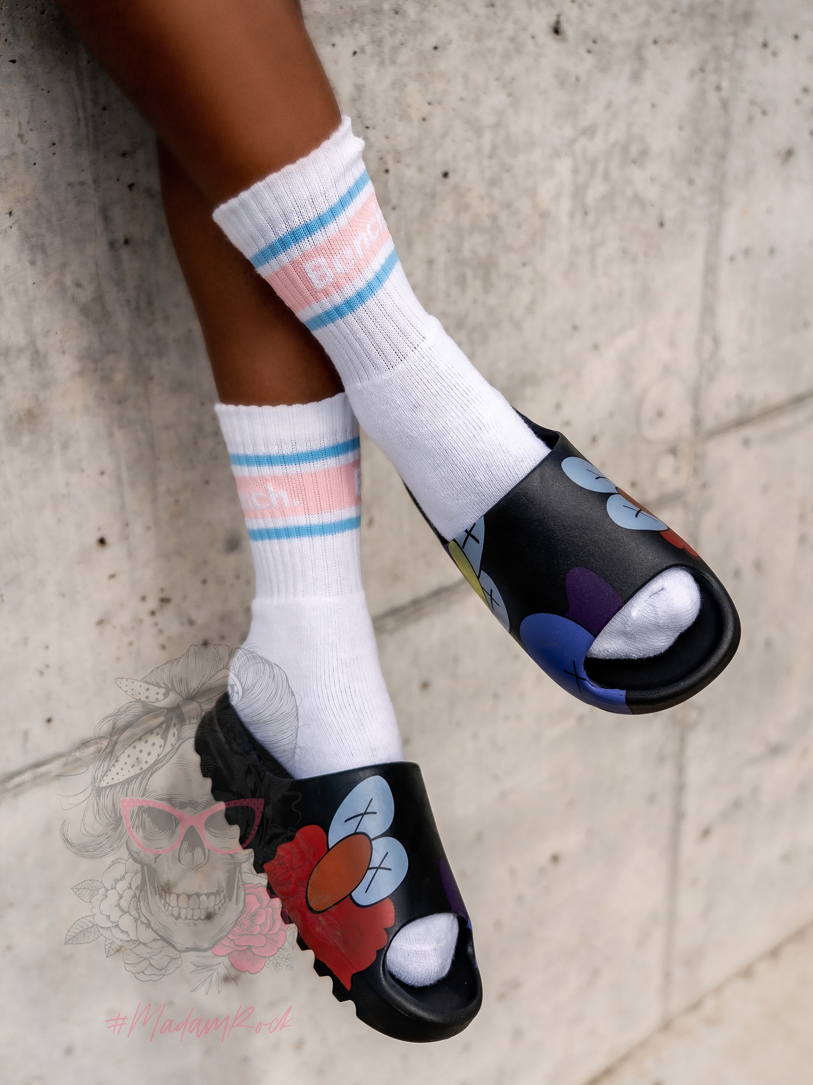 Klapki piankowe Madam Elmo Muppet czarne