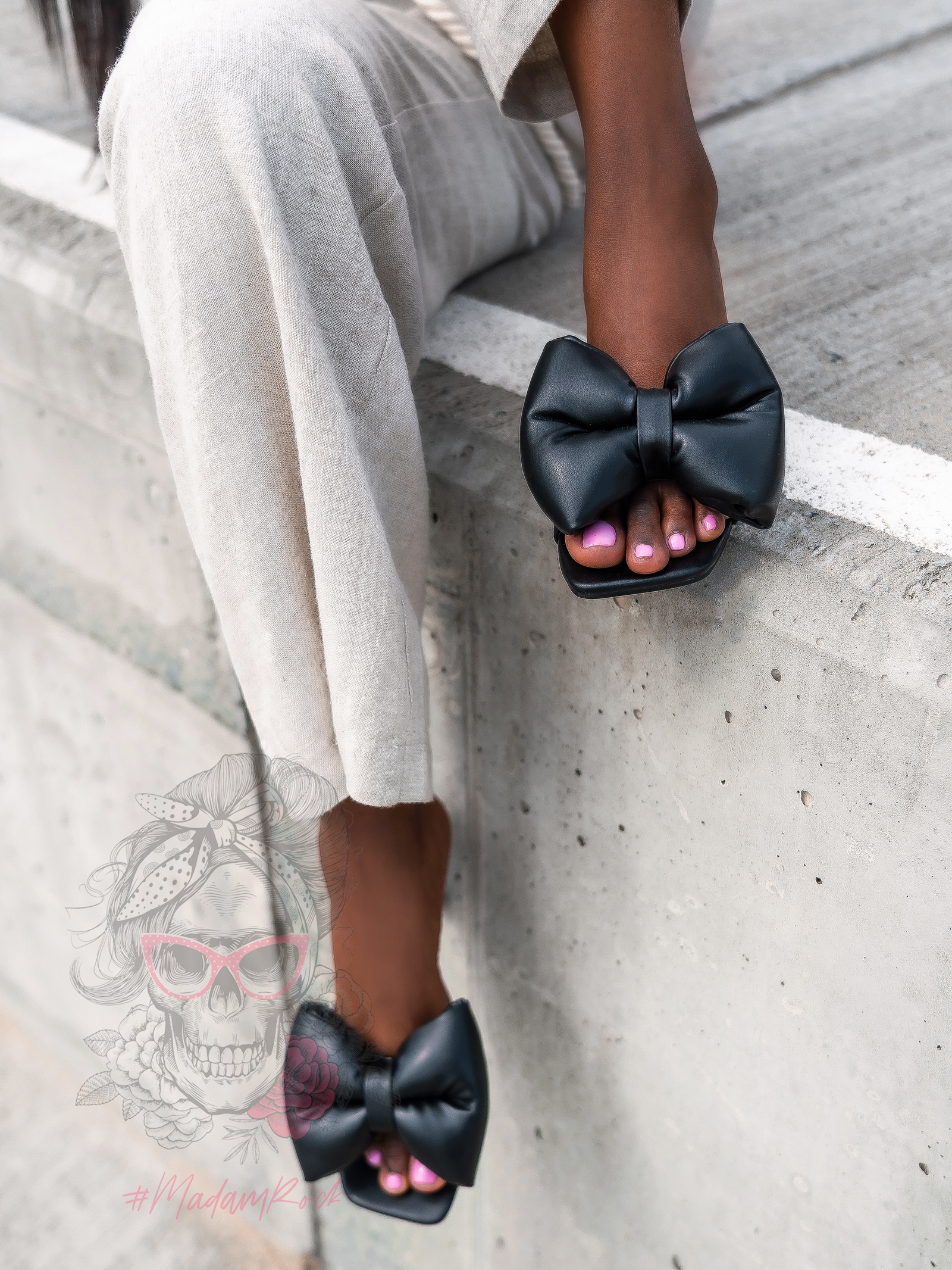 Klapki na obcasie Madam Minnie czarne