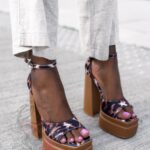 Sandały na słupku Madam Kourtney brązowe w panterkę